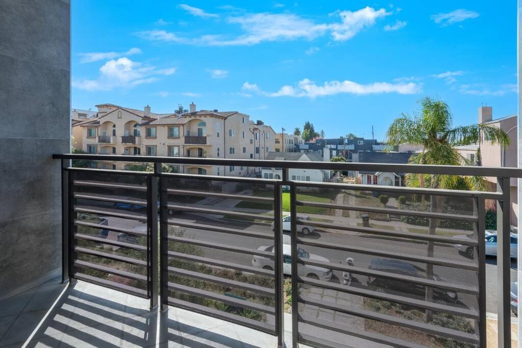 Appartement Deluxe Modern 2-bedroom W/ Roof Deck! *